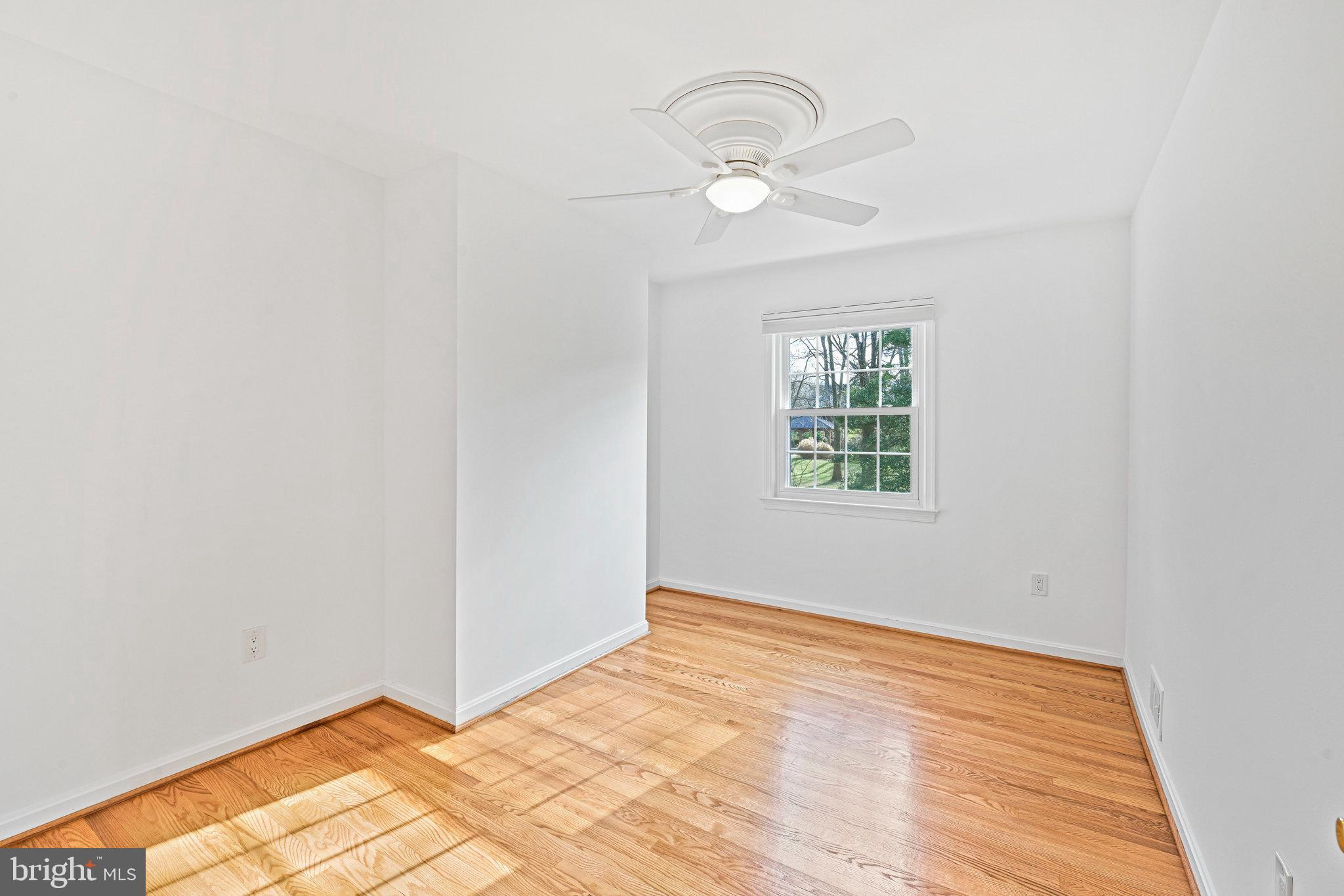 KINGS MANOR TOWNE HOUSES - Residential