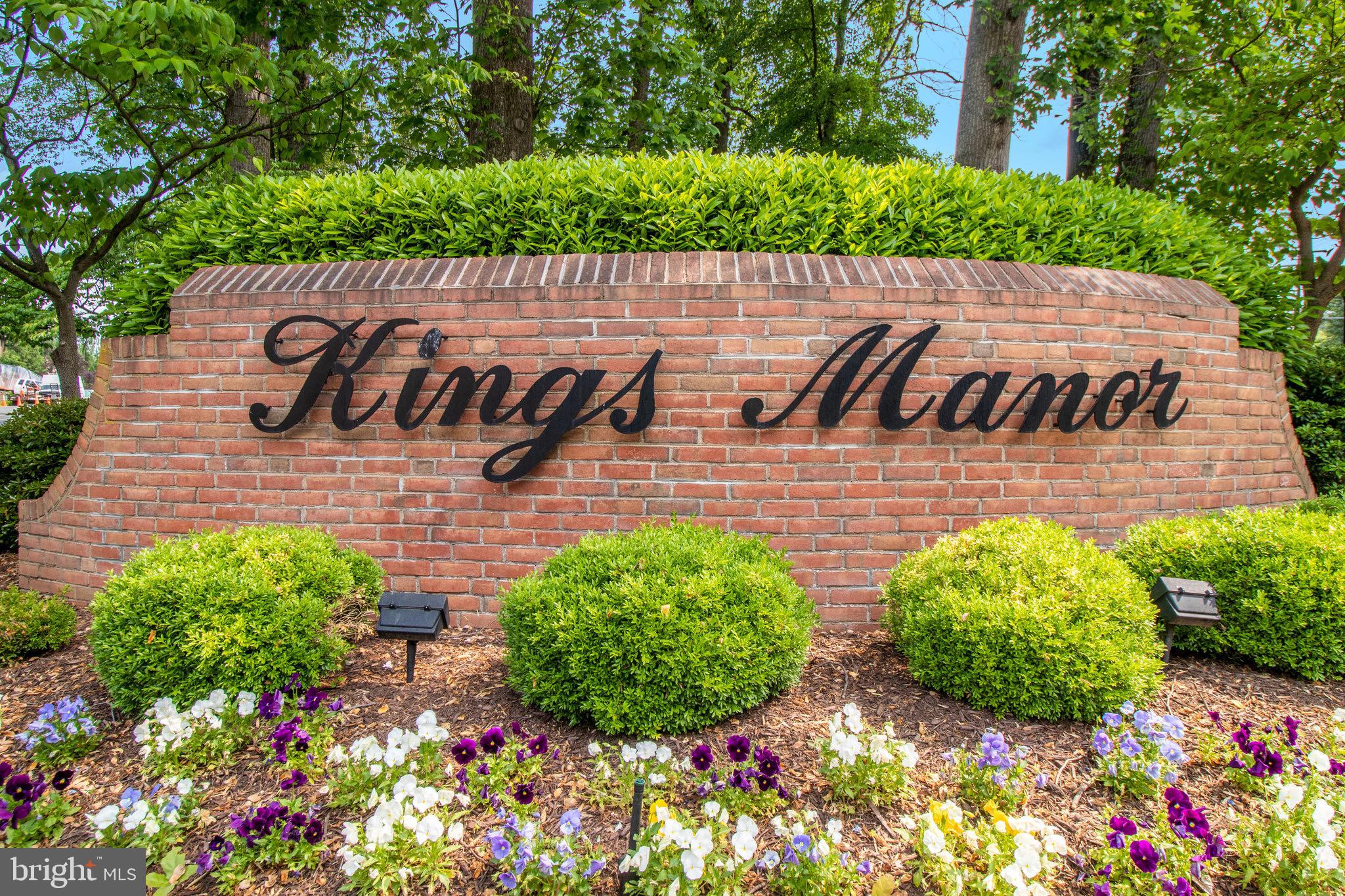 KINGS MANOR TOWNE HOUSES - Residential
