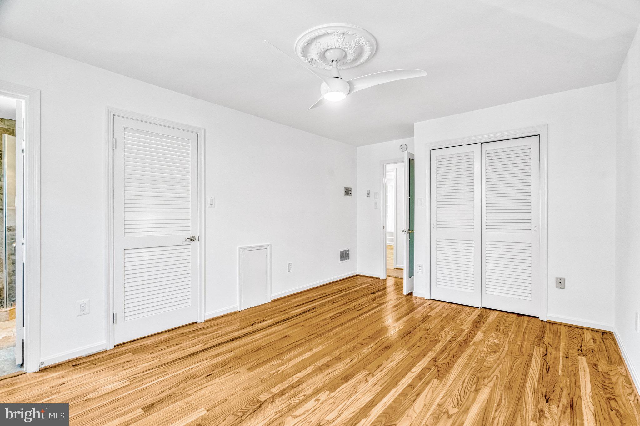 KINGS MANOR TOWNE HOUSES - Residential