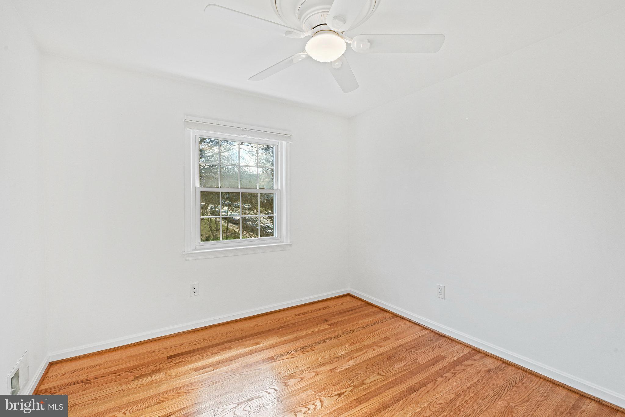 KINGS MANOR TOWNE HOUSES - Residential