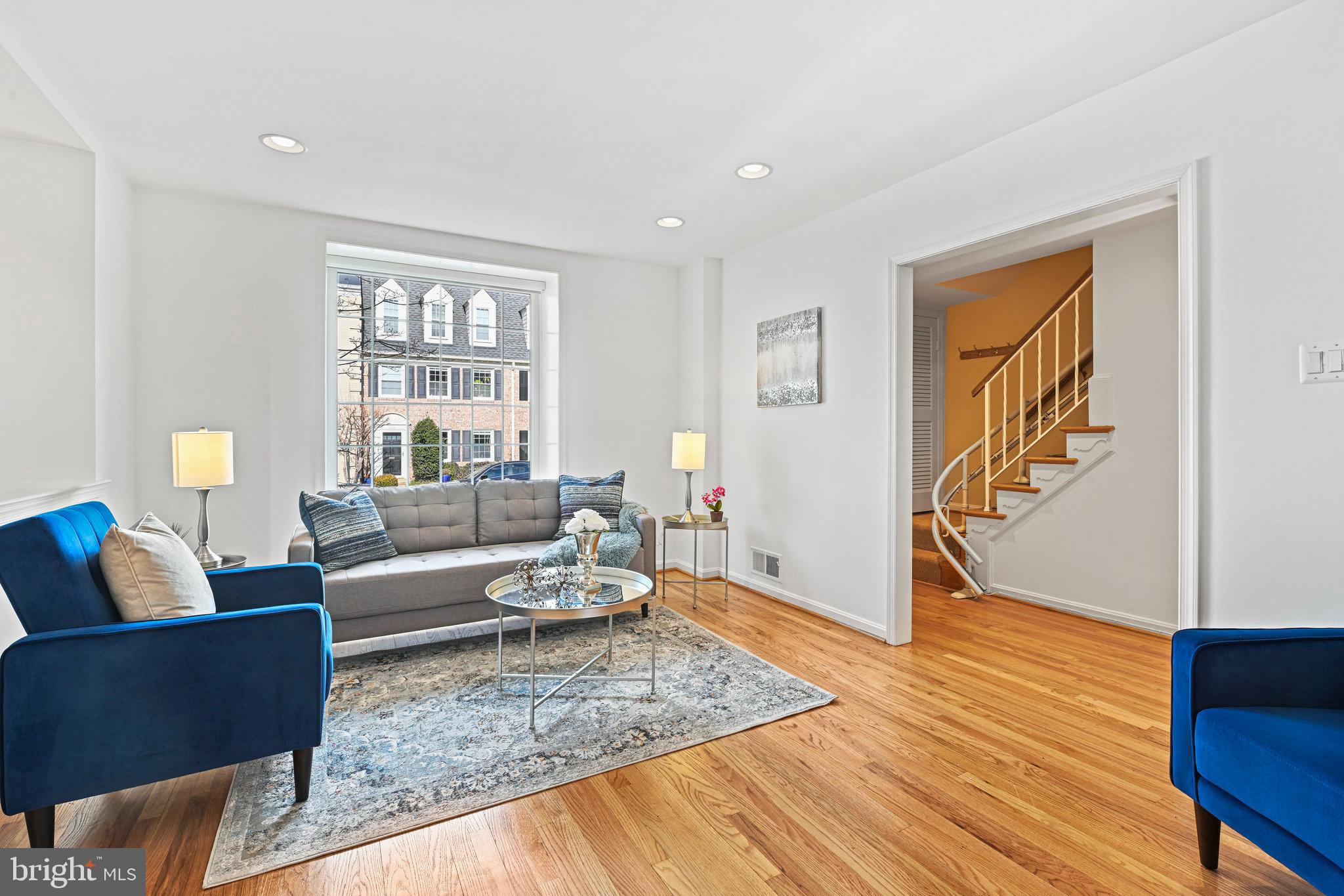 KINGS MANOR TOWNE HOUSES - Residential