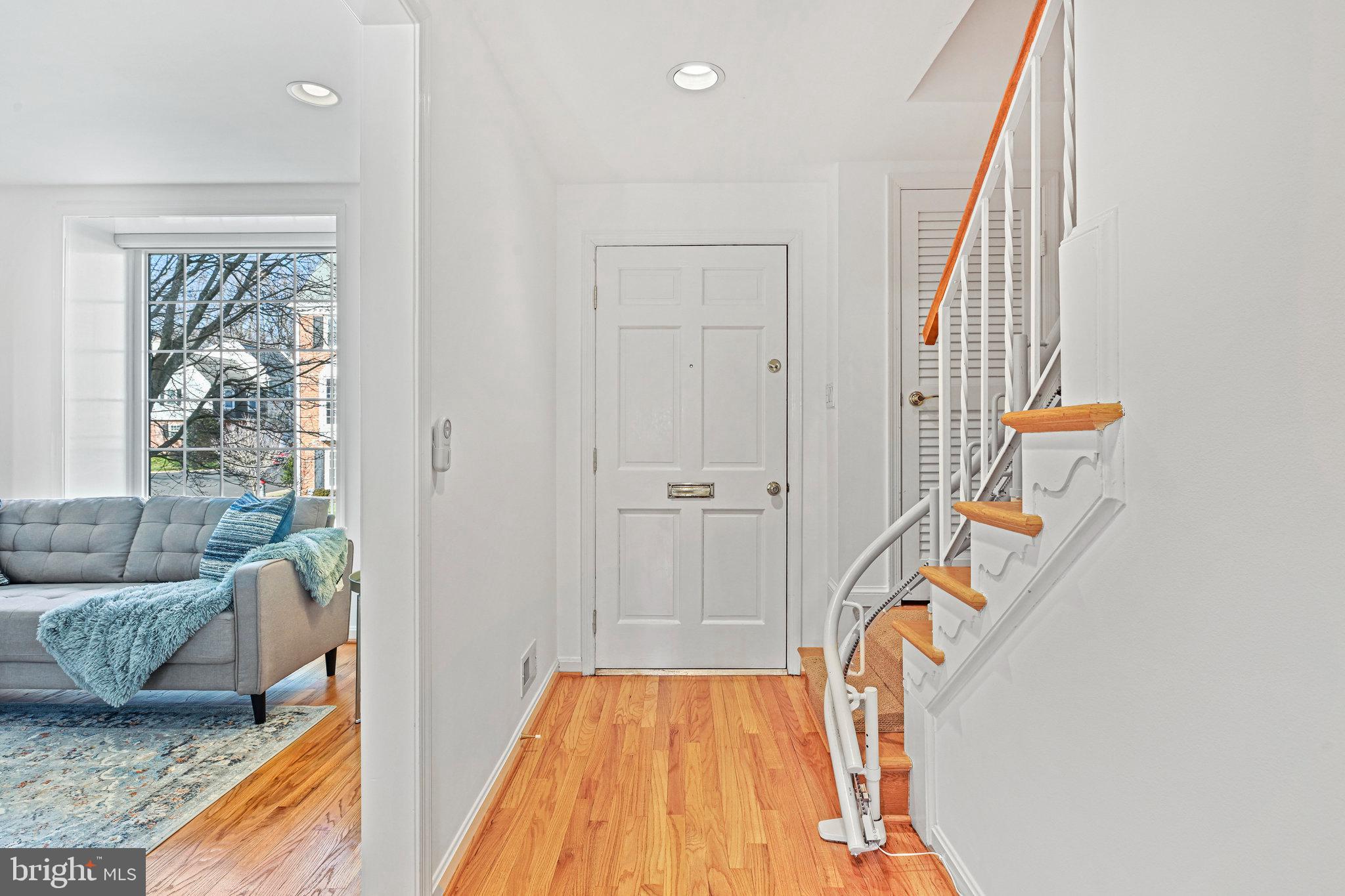 KINGS MANOR TOWNE HOUSES - Residential