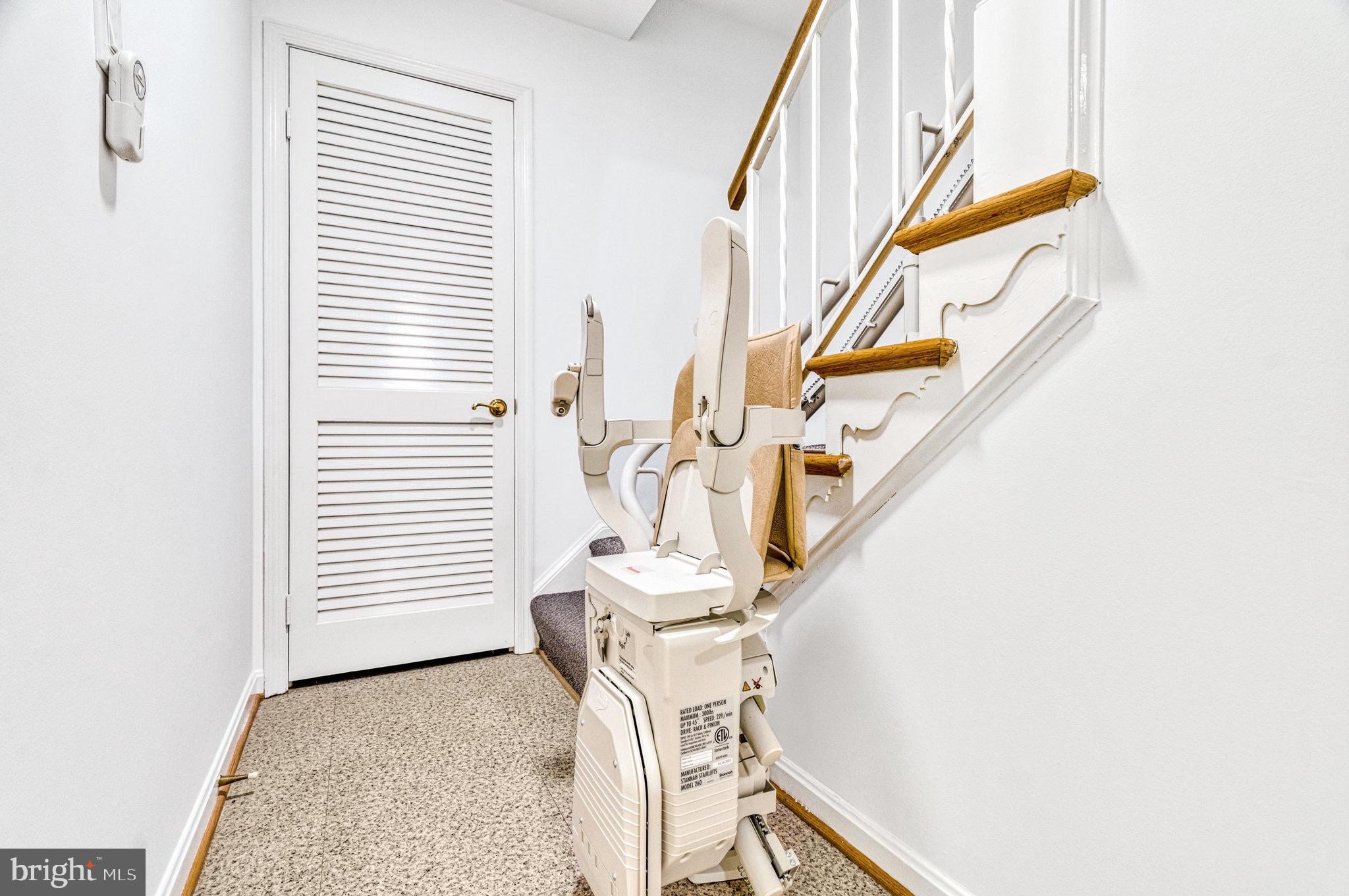 KINGS MANOR TOWNE HOUSES - Residential