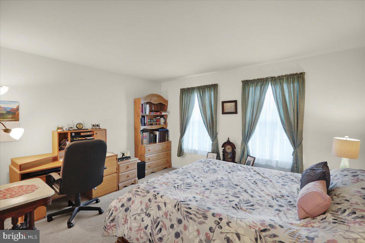 MIDDLECREEK FARMS - Residential