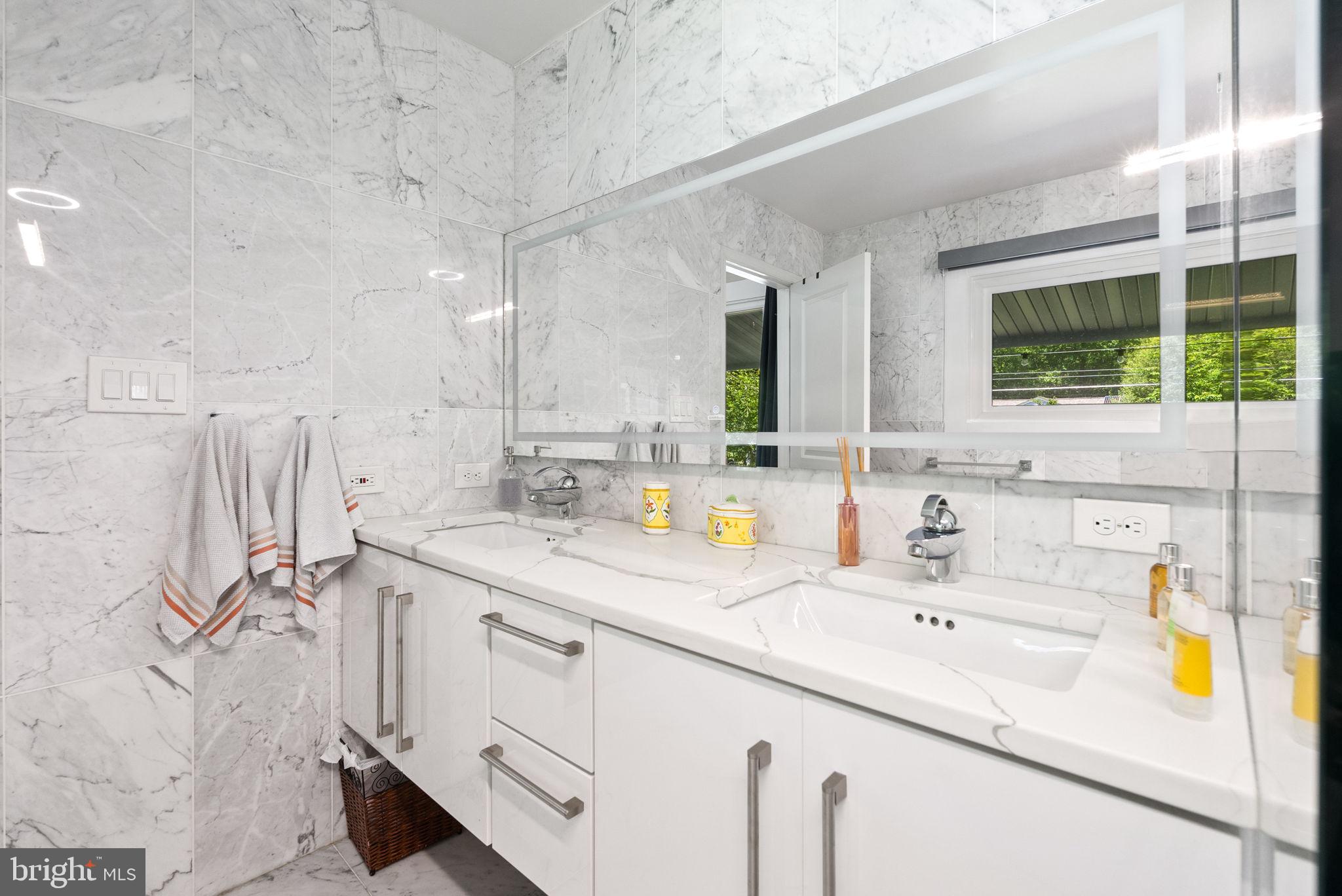 MANTUA - Residential