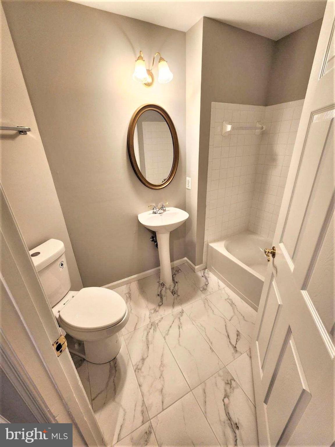 VILLAGES OF URBANA - Residential Lease