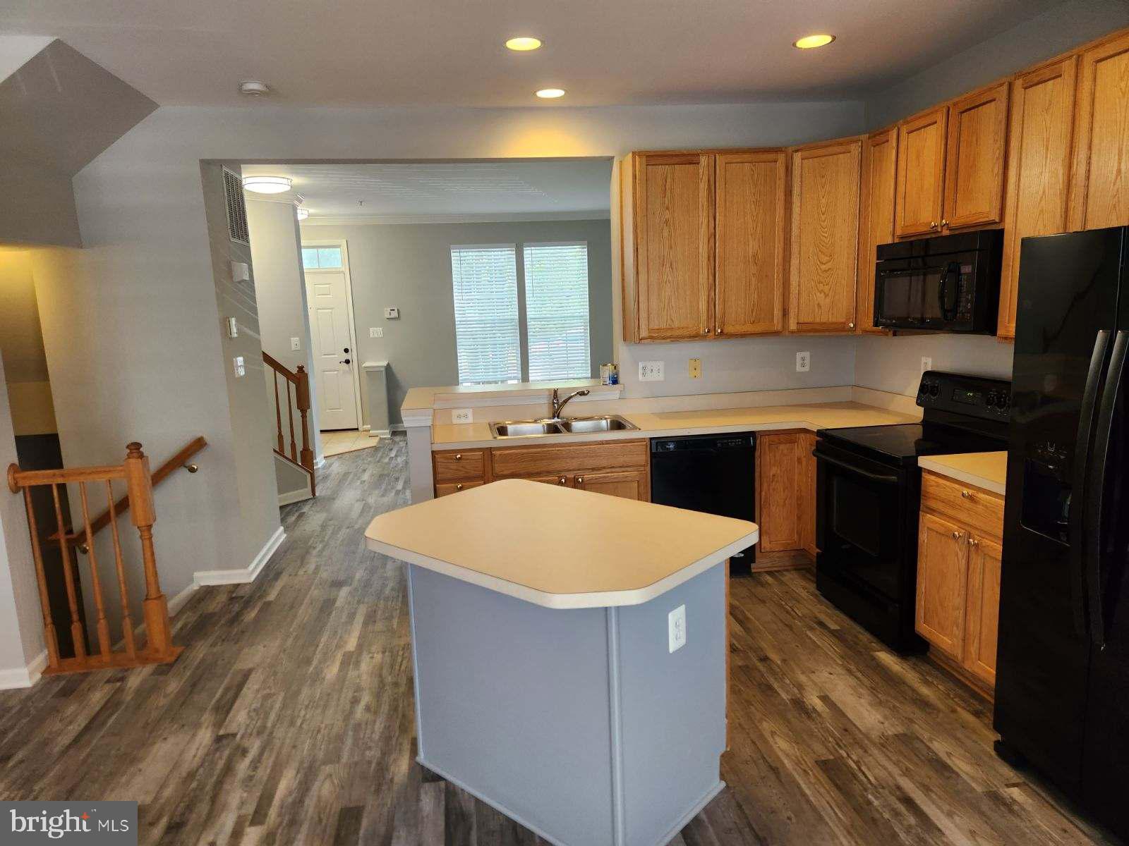 VILLAGES OF URBANA - Residential Lease