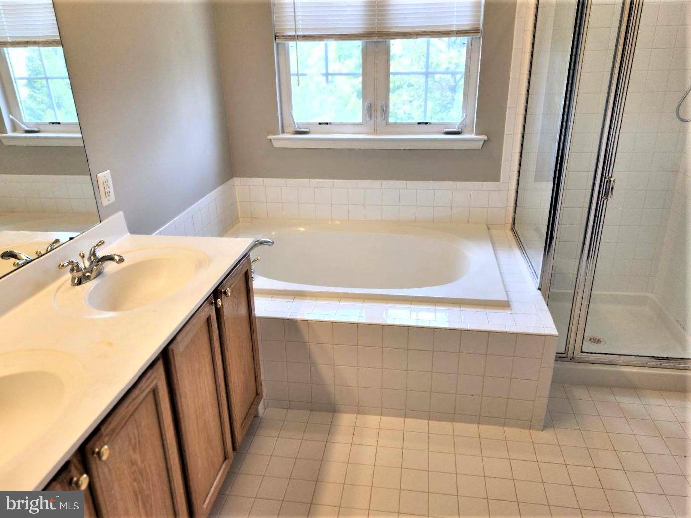 VILLAGES OF URBANA - Residential Lease