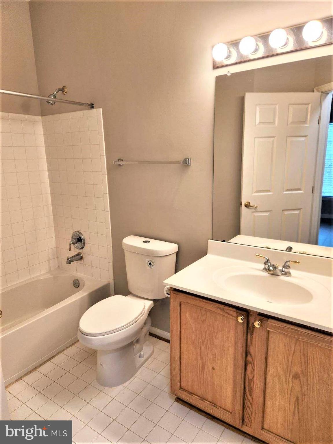 VILLAGES OF URBANA - Residential Lease