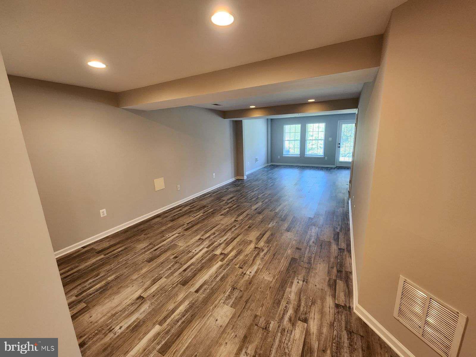 VILLAGES OF URBANA - Residential Lease