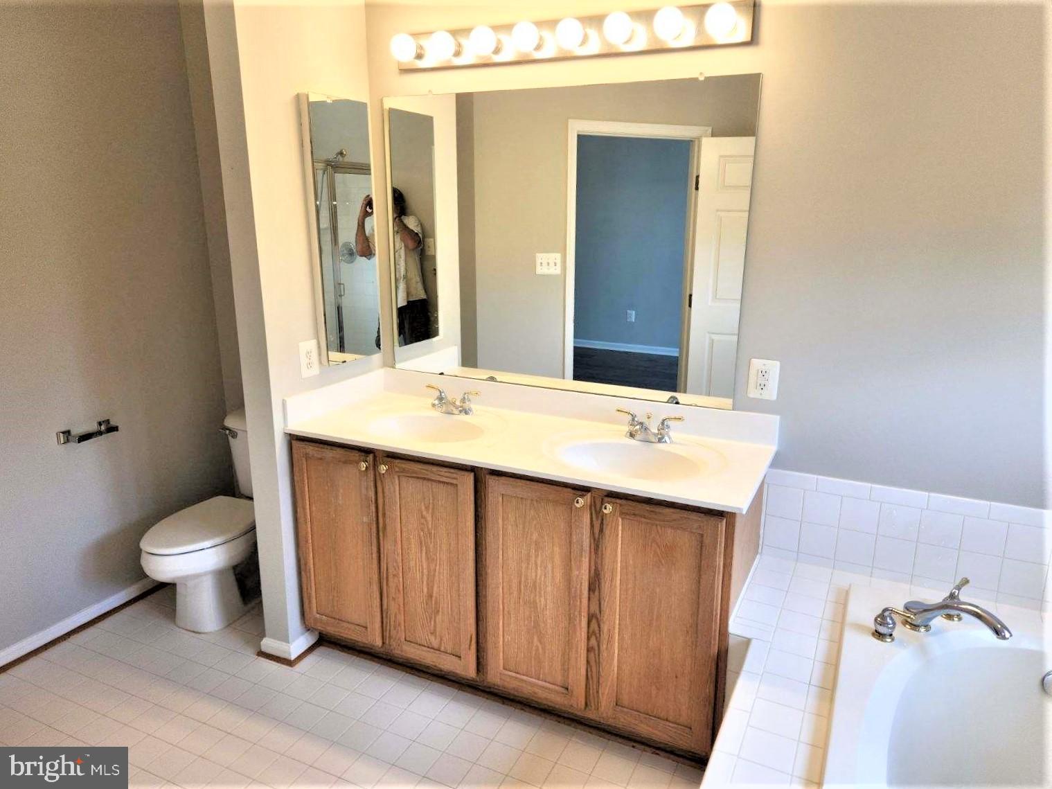 VILLAGES OF URBANA - Residential Lease