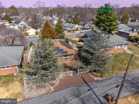 2647 Avondale Avenue, Abington, PA MLS: PAMC2132656