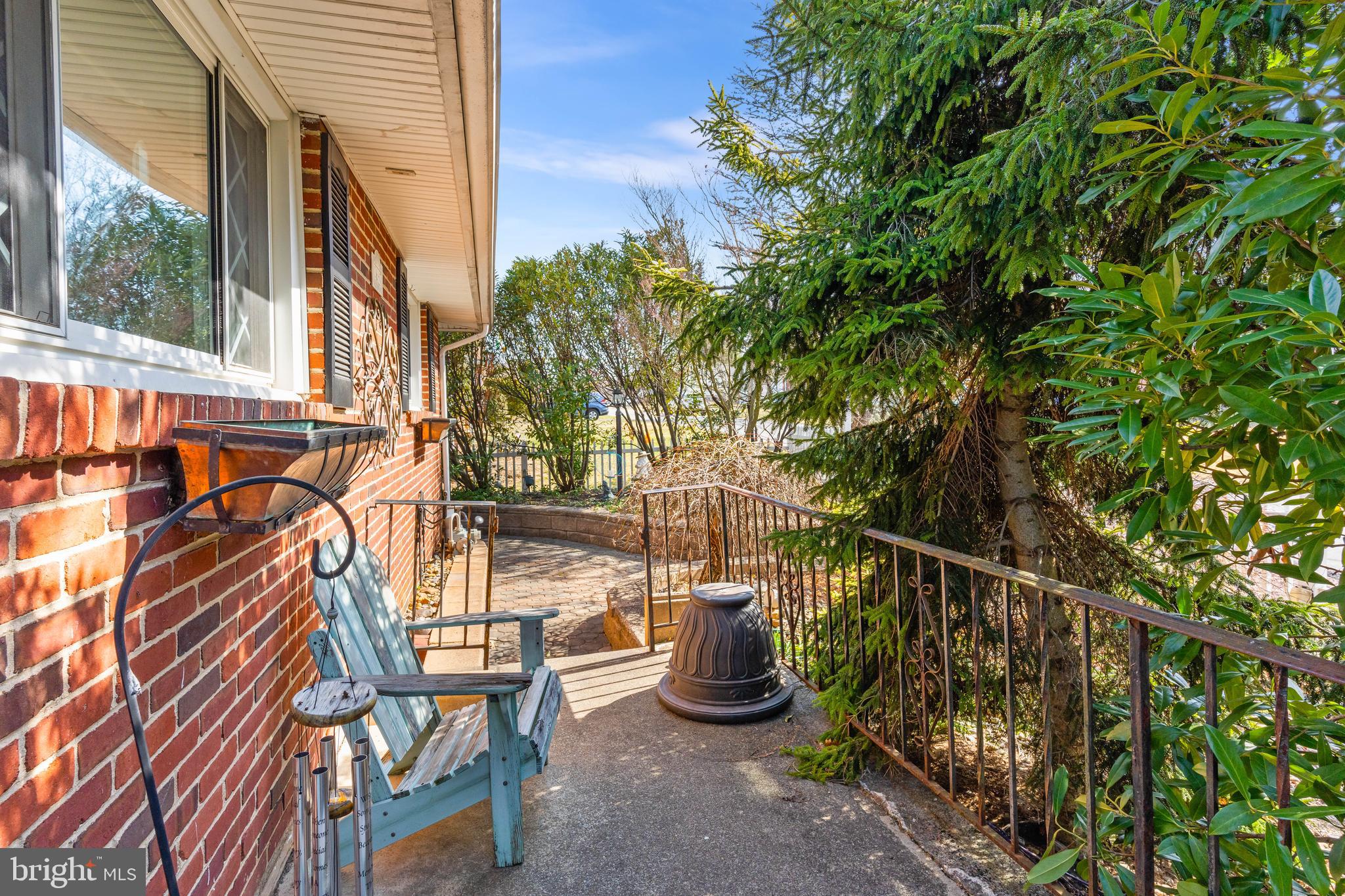 ROSLYN - Residential