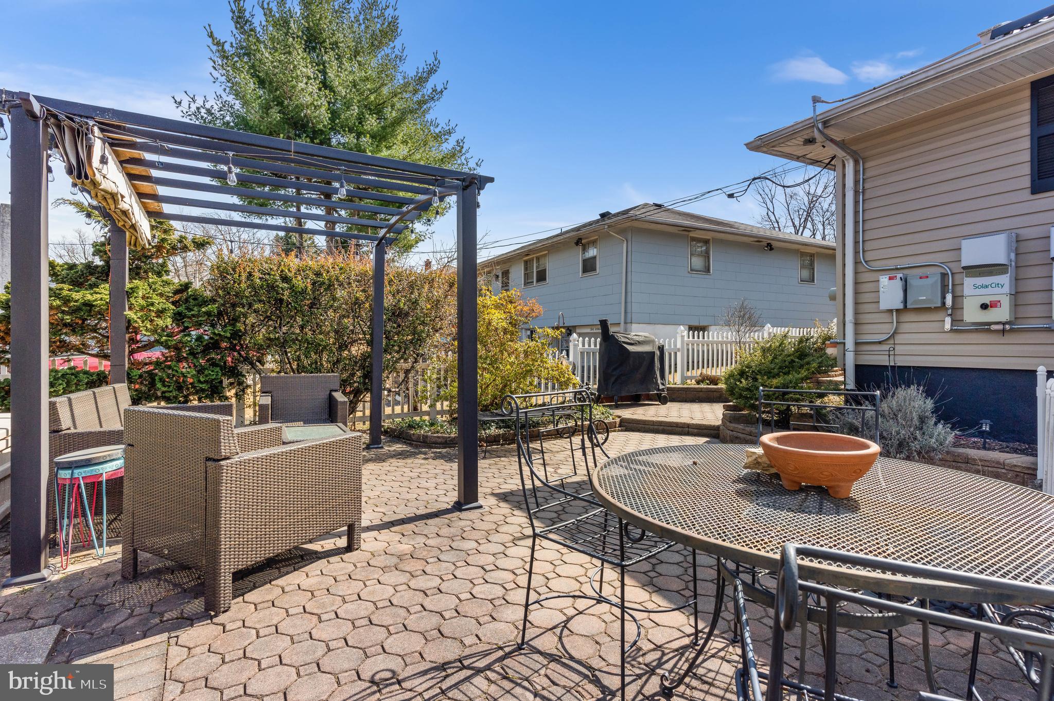 ROSLYN - Residential