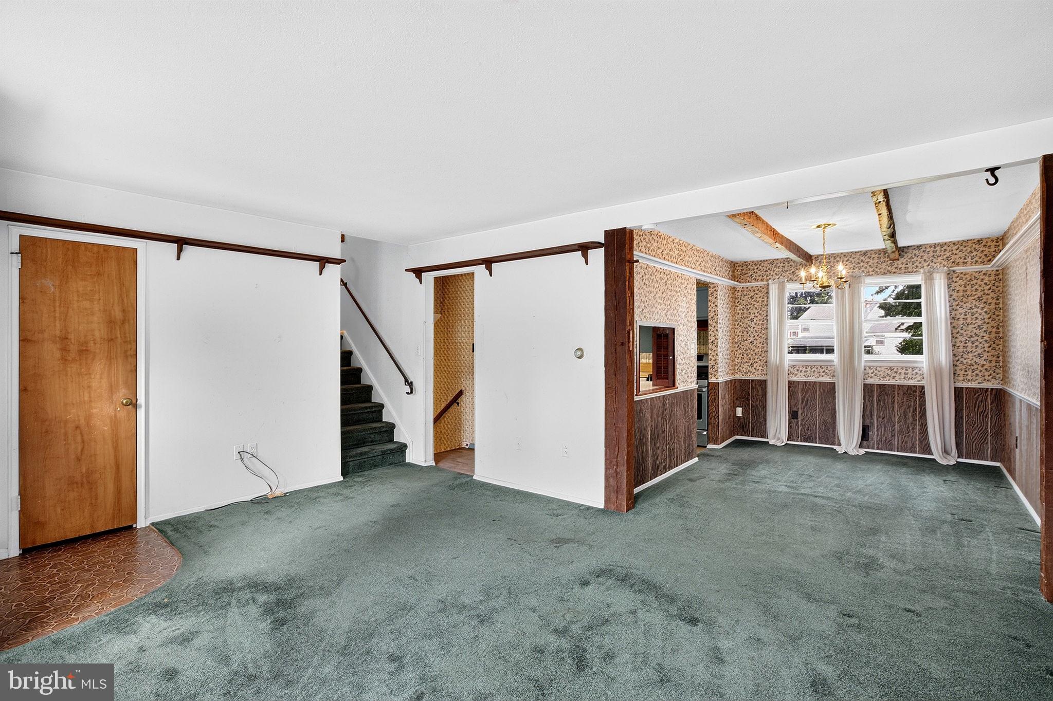6 WICKFORD AVENUE