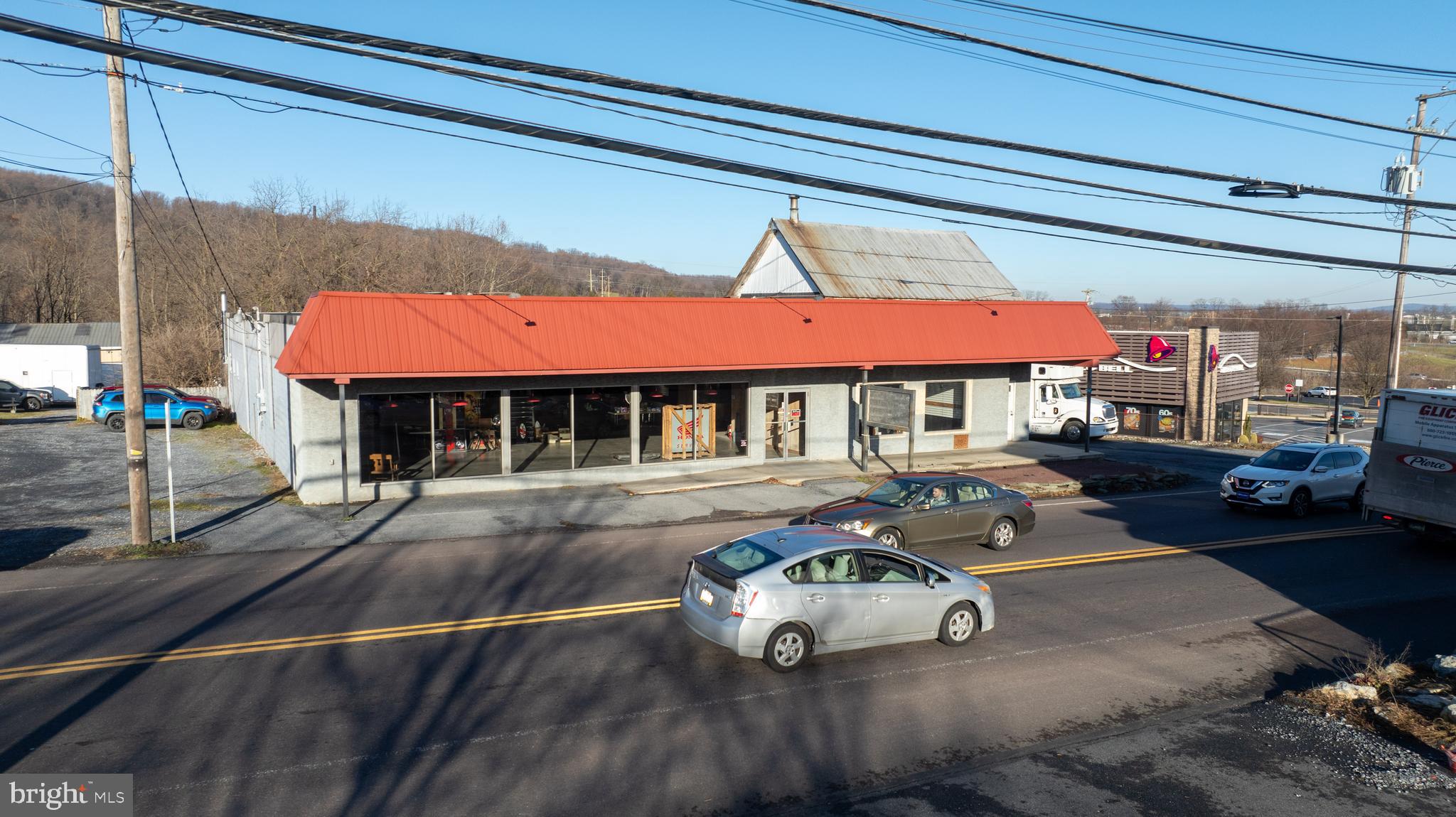 878 E MAIN STREET