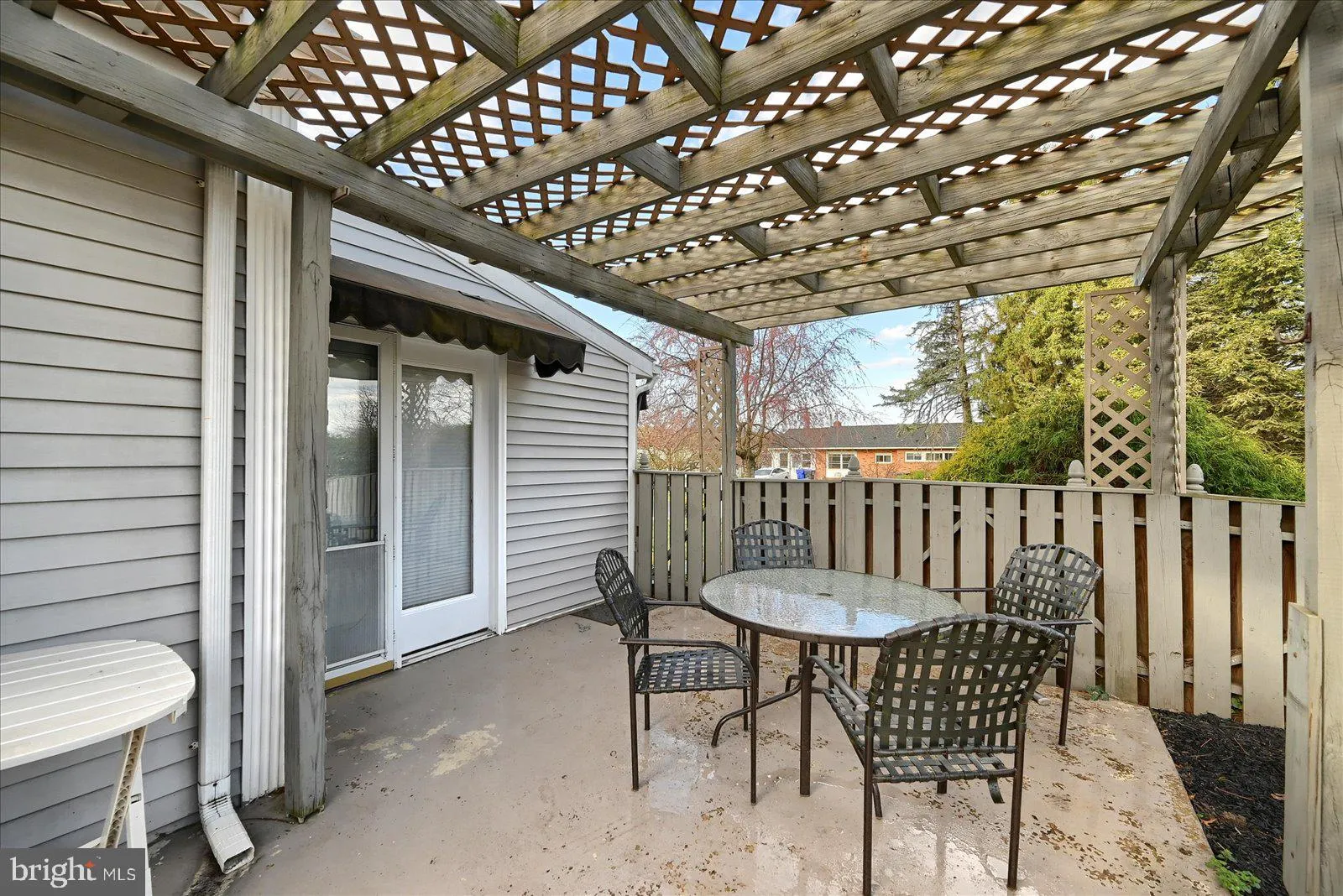 York, Pennsylvania 17402, United States, 2 Bedrooms Bedrooms, ,2 BathroomsBathrooms,Residential,Pending,99604