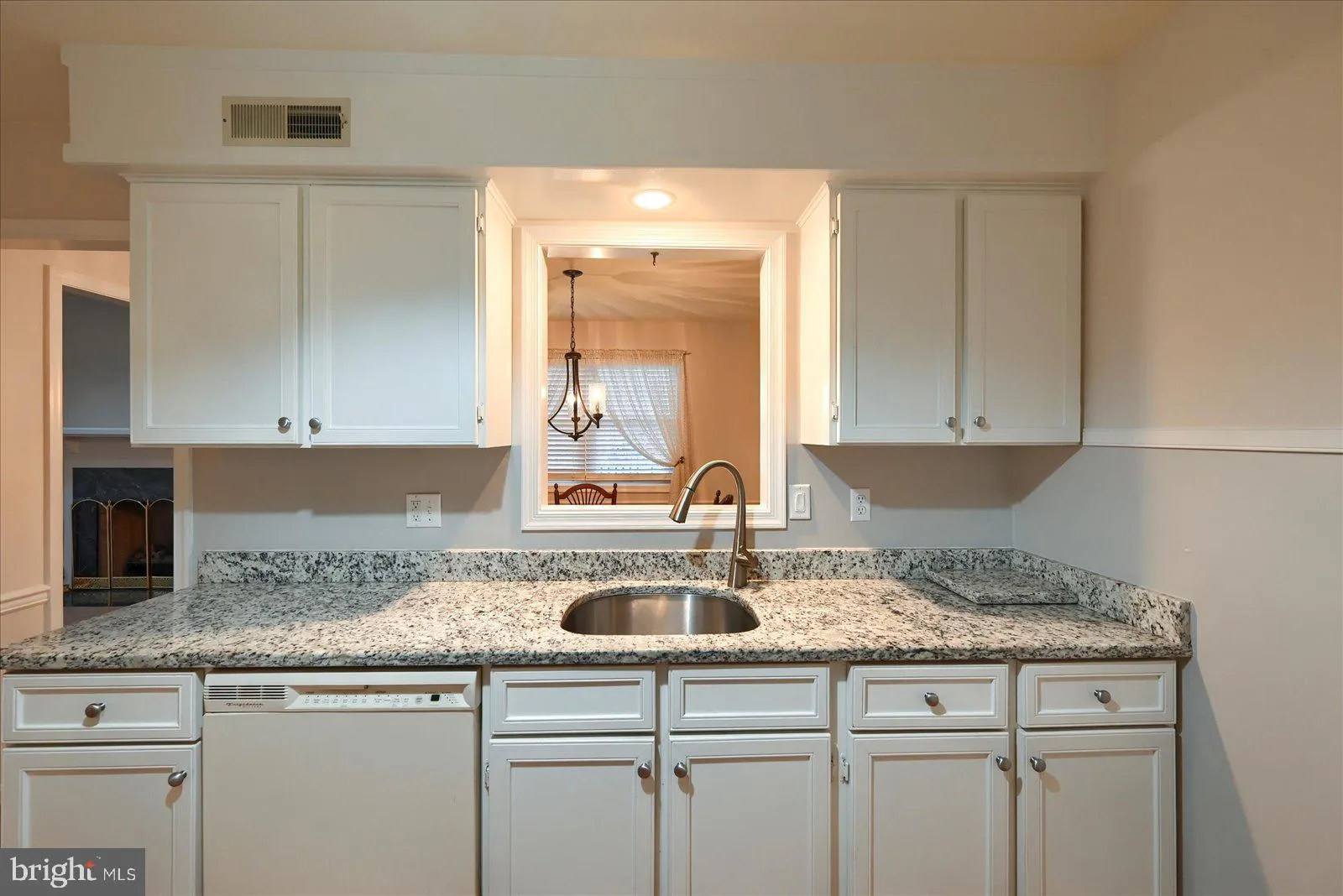 York, Pennsylvania 17402, United States, 2 Bedrooms Bedrooms, ,2 BathroomsBathrooms,Residential,Pending,99604