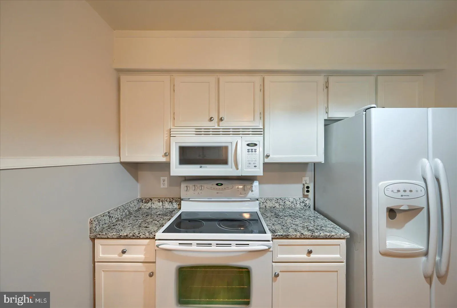 York, Pennsylvania 17402, United States, 2 Bedrooms Bedrooms, ,2 BathroomsBathrooms,Residential,Pending,99604