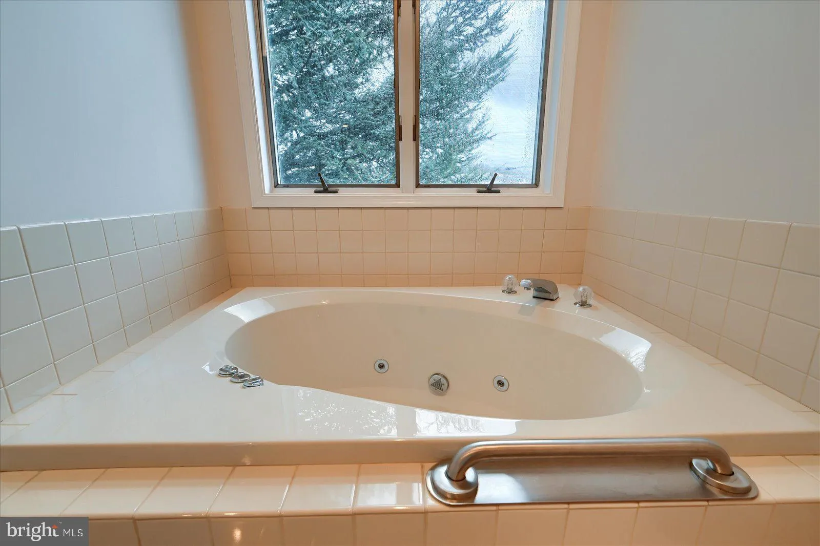 York, Pennsylvania 17402, United States, 2 Bedrooms Bedrooms, ,2 BathroomsBathrooms,Residential,Pending,99604