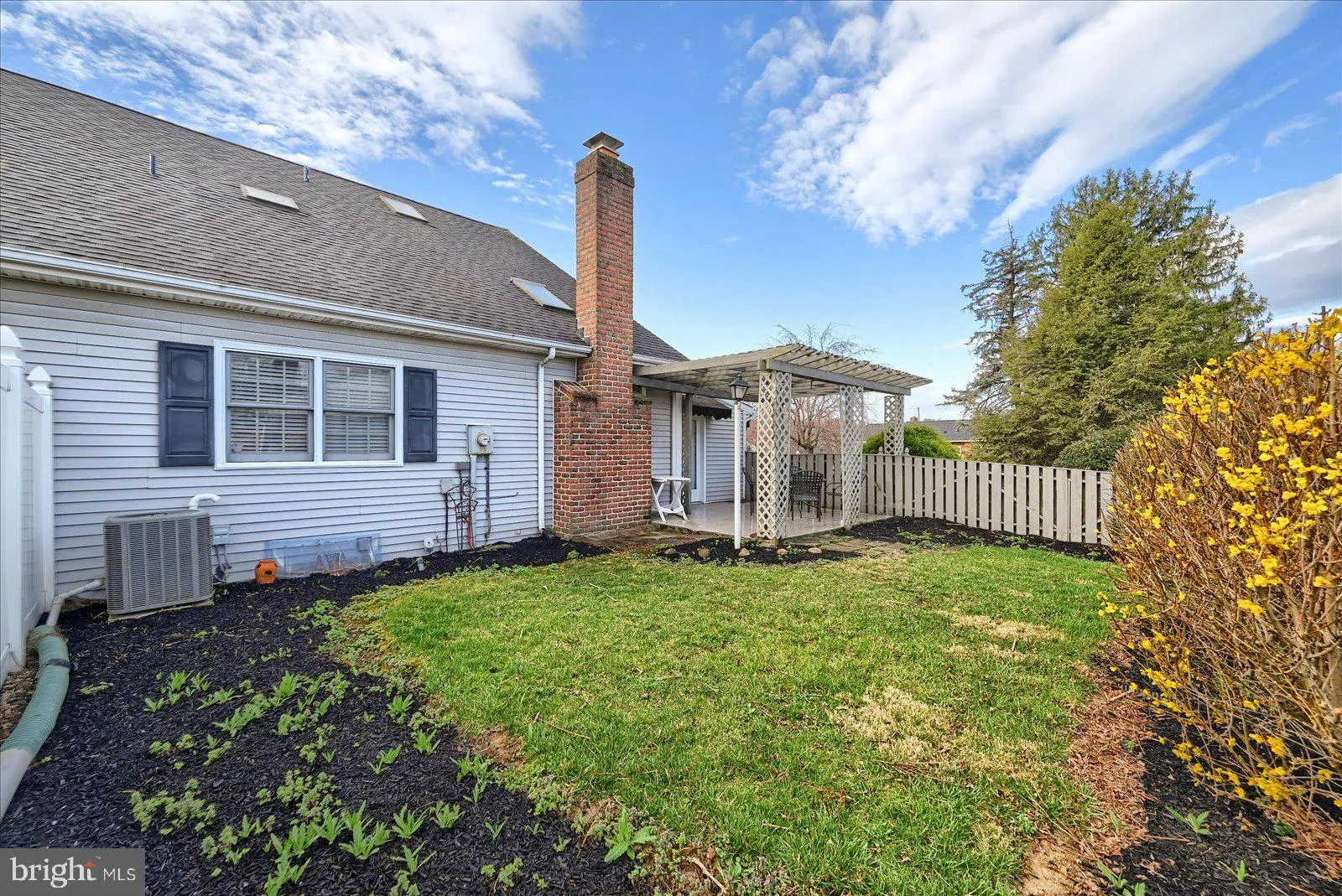 York, Pennsylvania 17402, United States, 2 Bedrooms Bedrooms, ,2 BathroomsBathrooms,Residential,Pending,99604