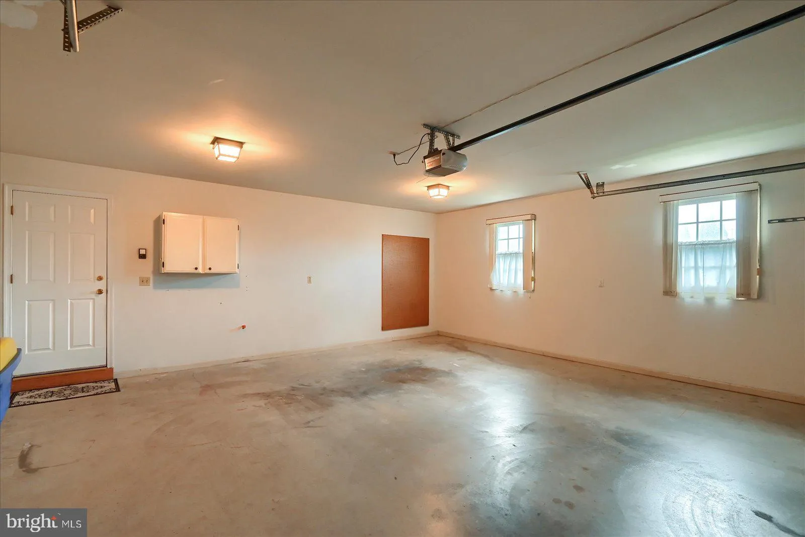 York, Pennsylvania 17402, United States, 2 Bedrooms Bedrooms, ,2 BathroomsBathrooms,Residential,Pending,99604