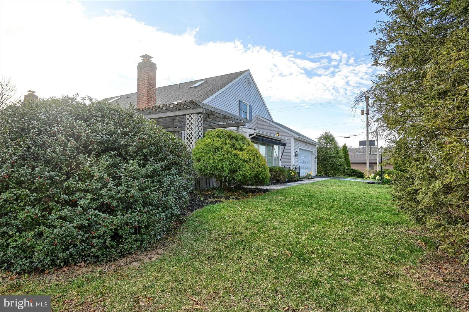 York, Pennsylvania 17402, United States, 2 Bedrooms Bedrooms, ,2 BathroomsBathrooms,Residential,Pending,99604