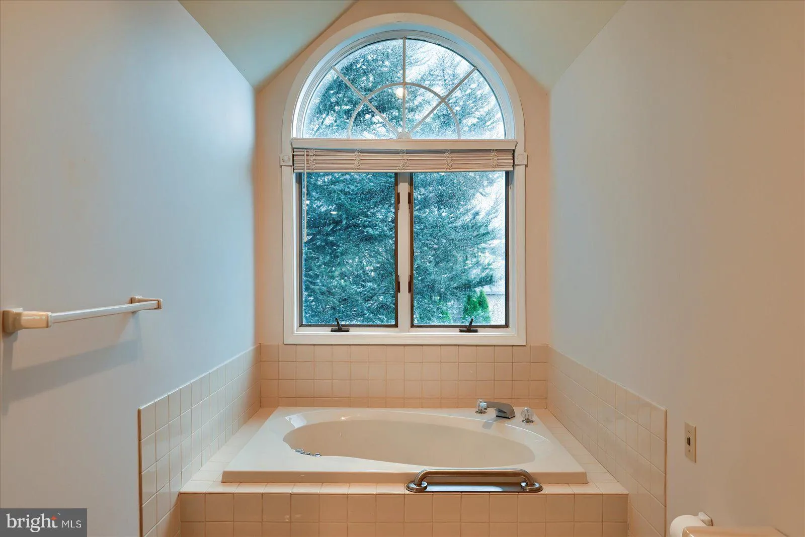 York, Pennsylvania 17402, United States, 2 Bedrooms Bedrooms, ,2 BathroomsBathrooms,Residential,Pending,99604