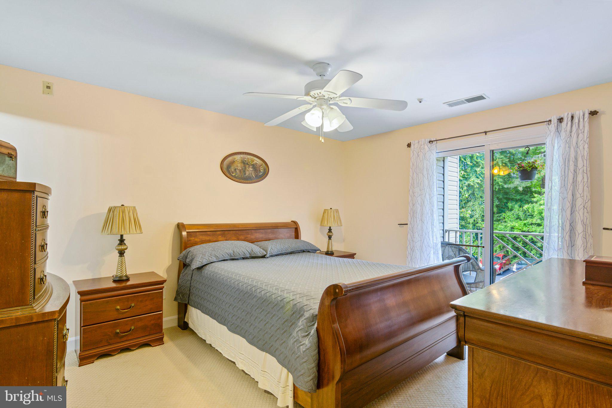 FAIRFIELD HOUSE - Residential