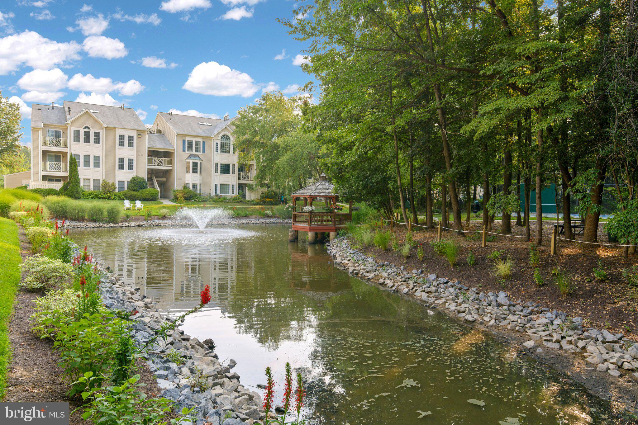 FAIRFIELD HOUSE - Residential