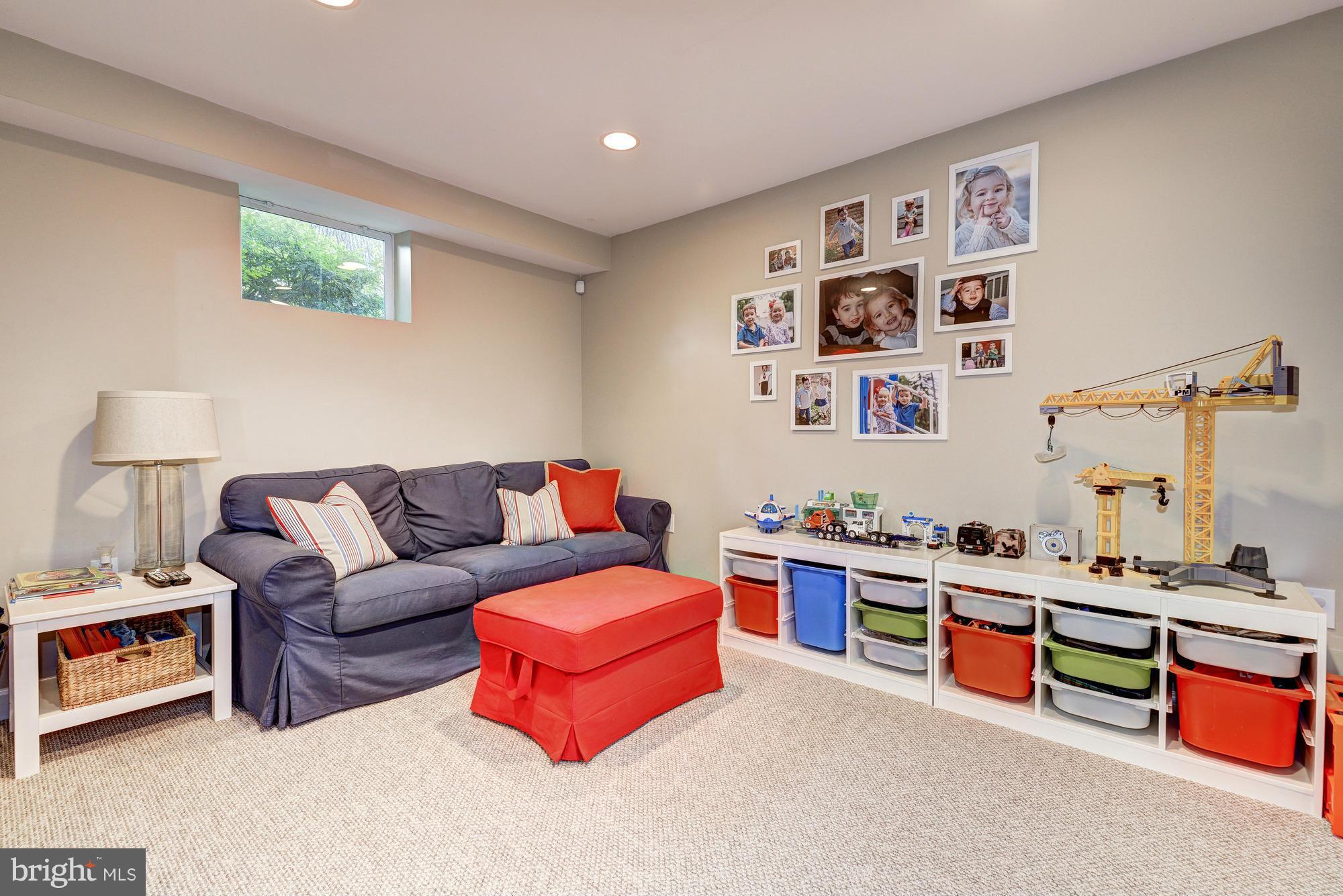 WOODSIDE FOREST - Residential