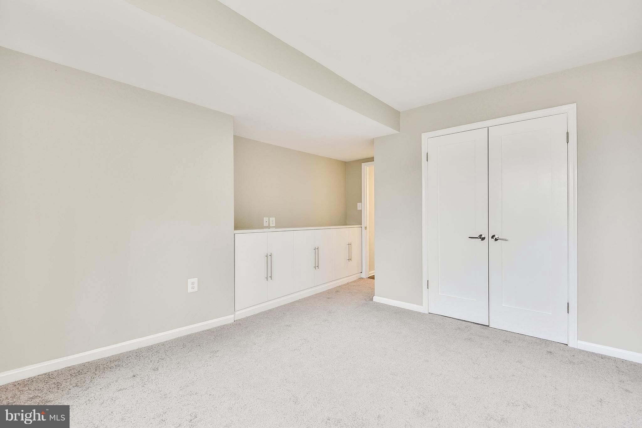 ROLAND PARK - Residential