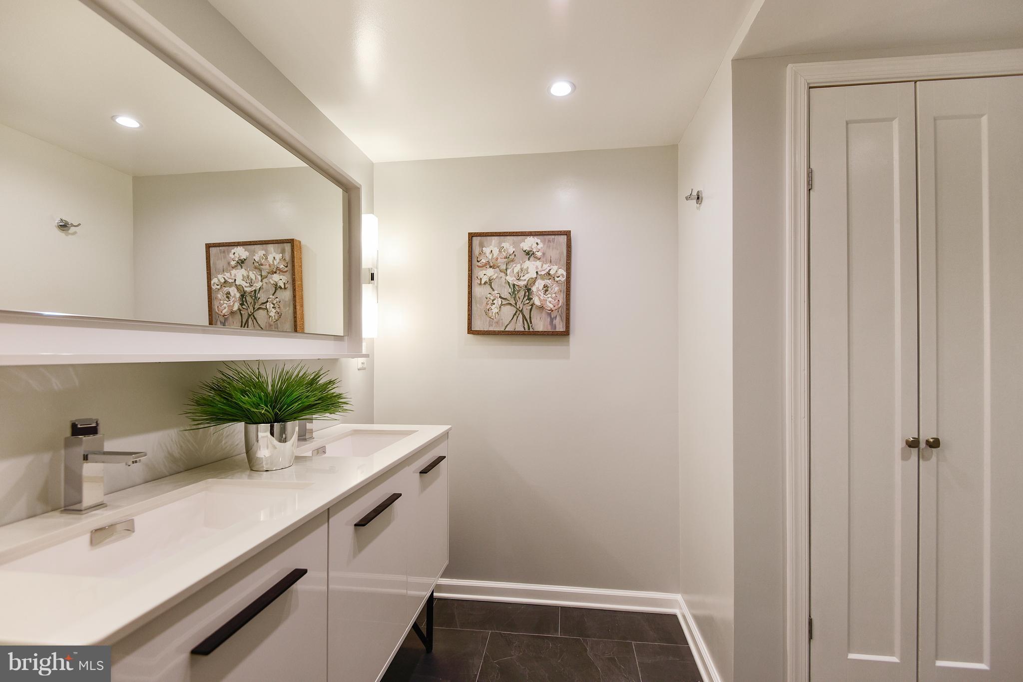 ROLAND PARK - Residential