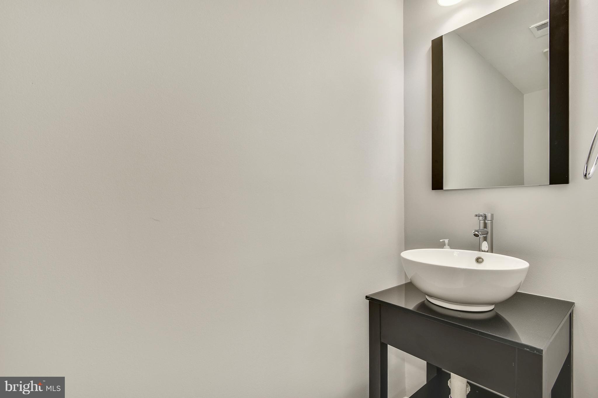 ROLAND PARK - Residential