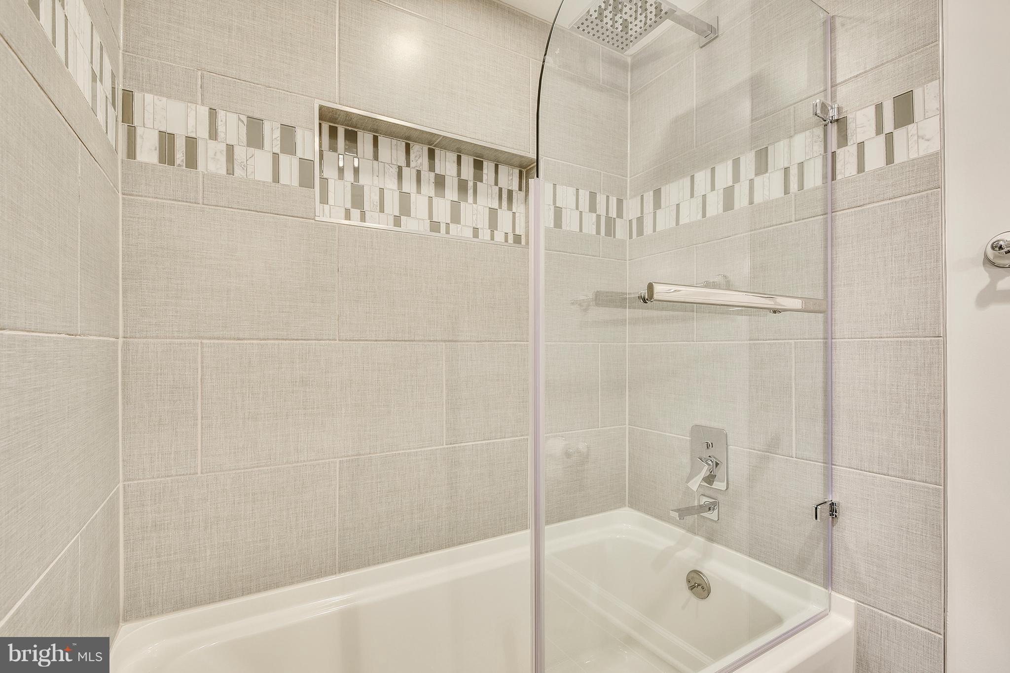 ROLAND PARK - Residential