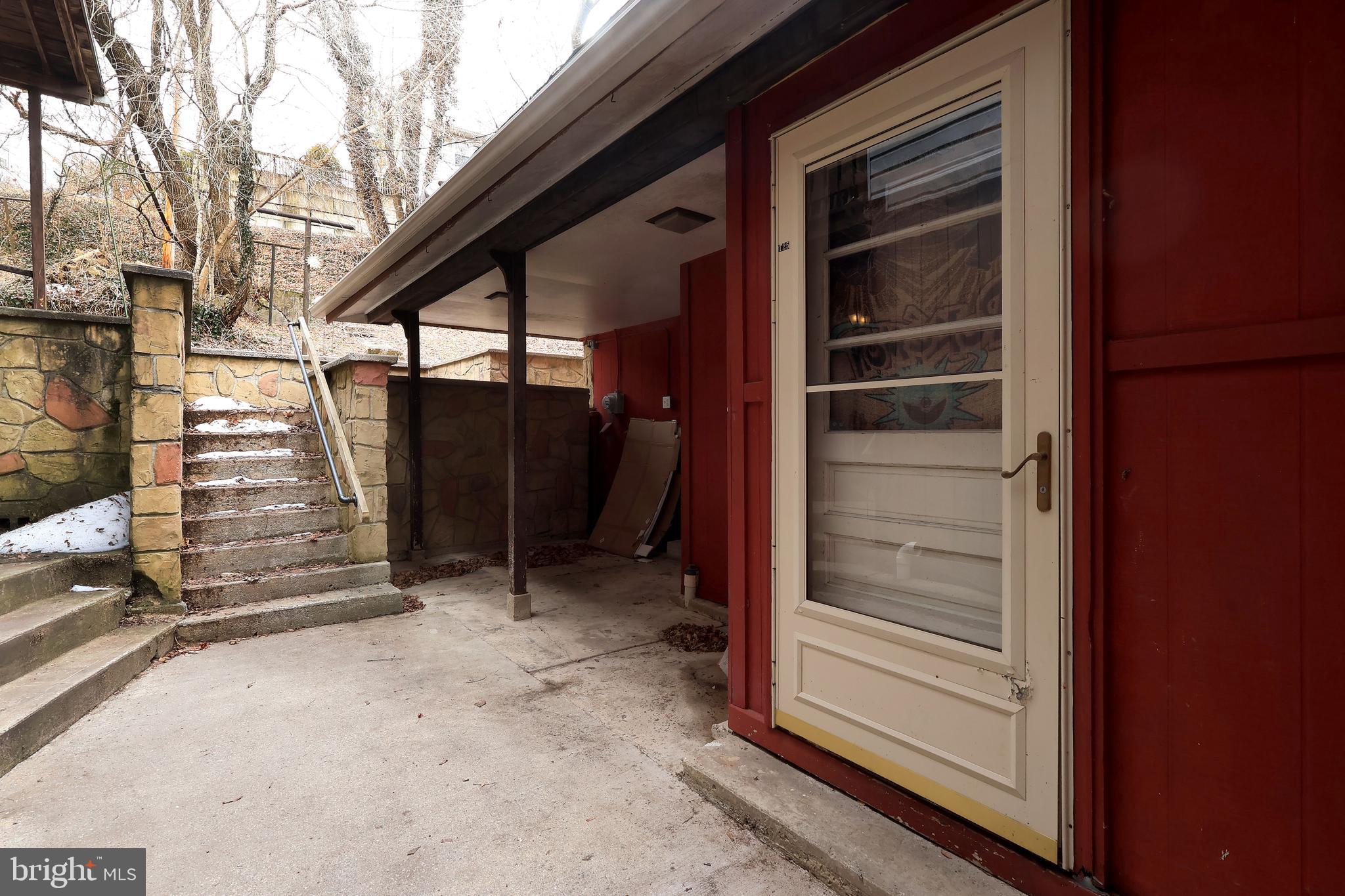 125 N THOMAS STREET