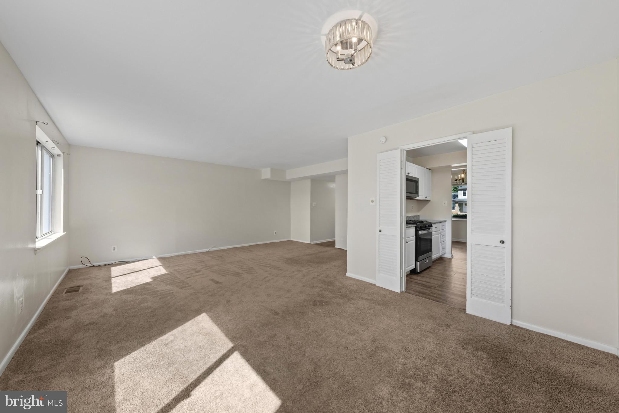 536 W DEER PARK ROAD 536