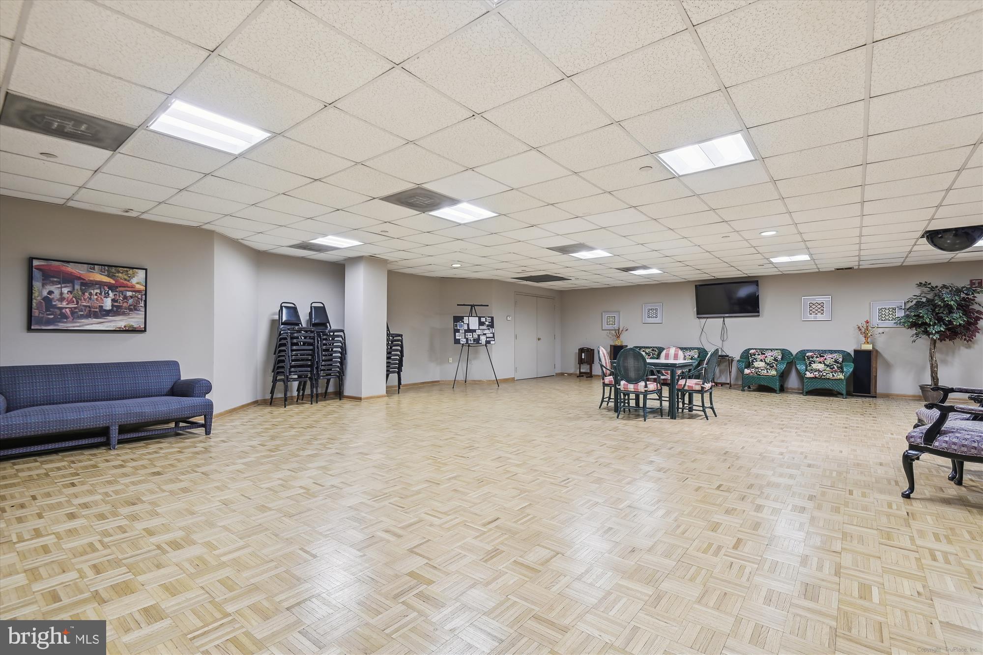 PAVILION IN THE PARK - Residential