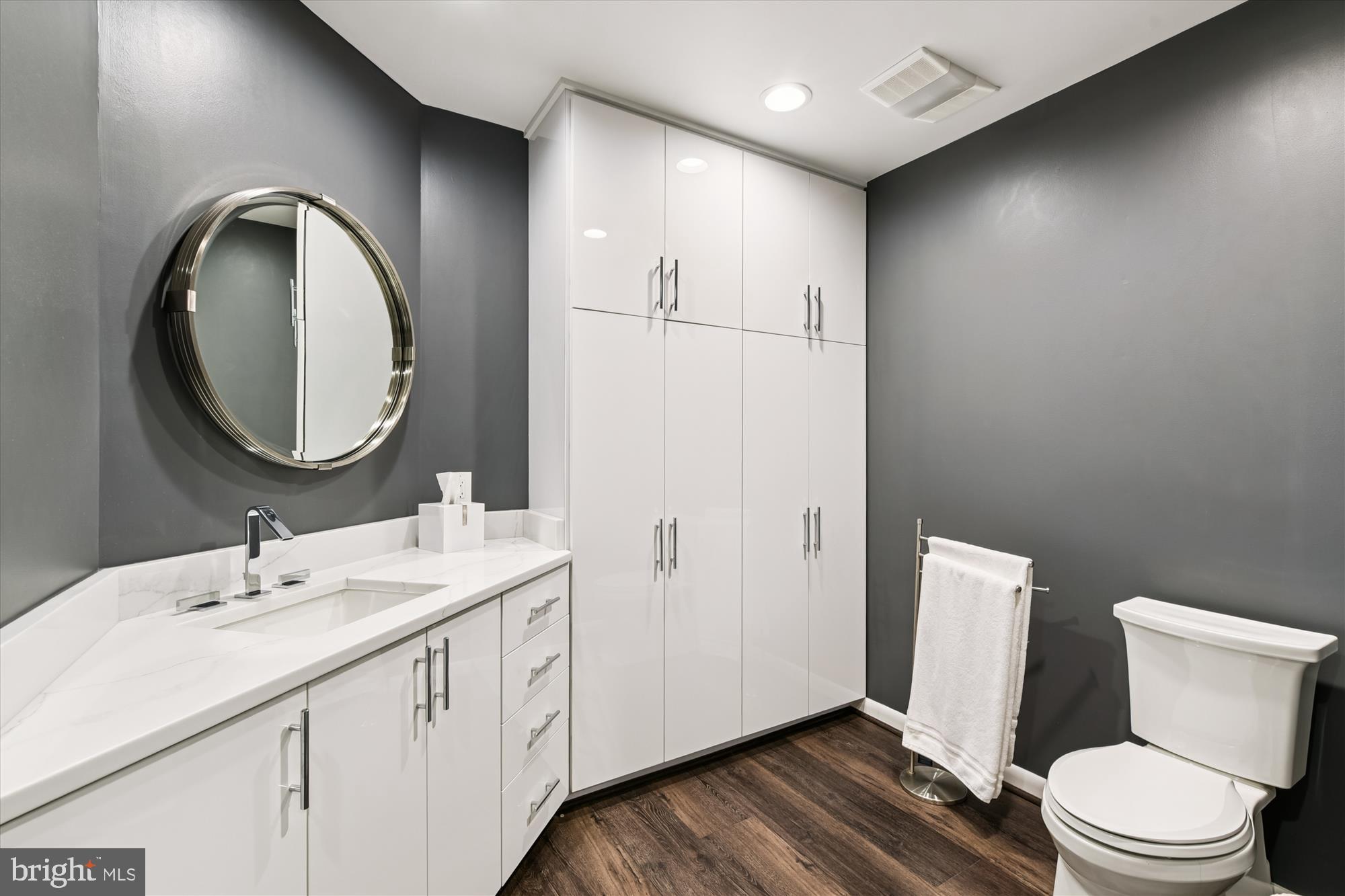 PAVILION IN THE PARK - Residential