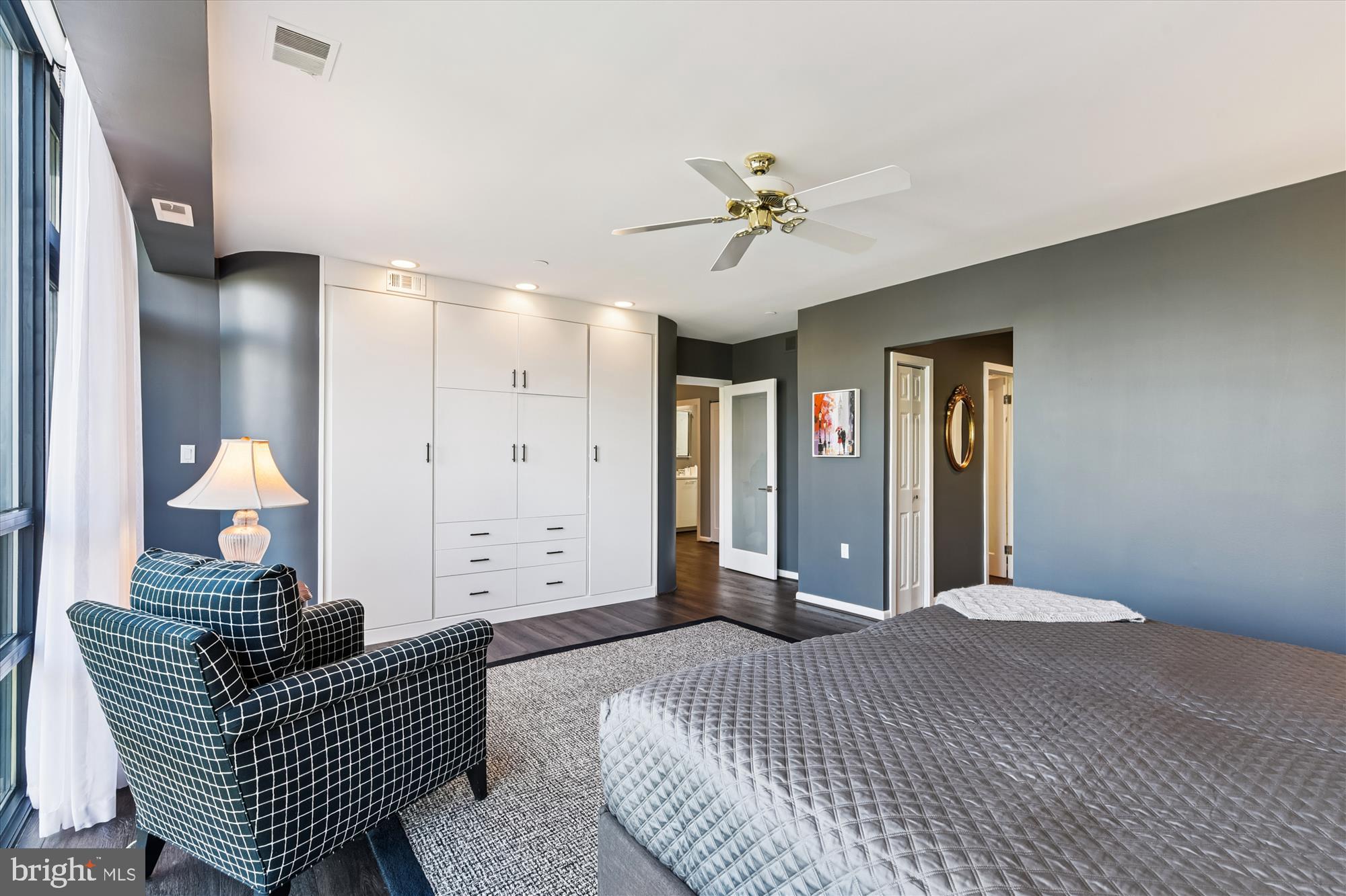 PAVILION IN THE PARK - Residential