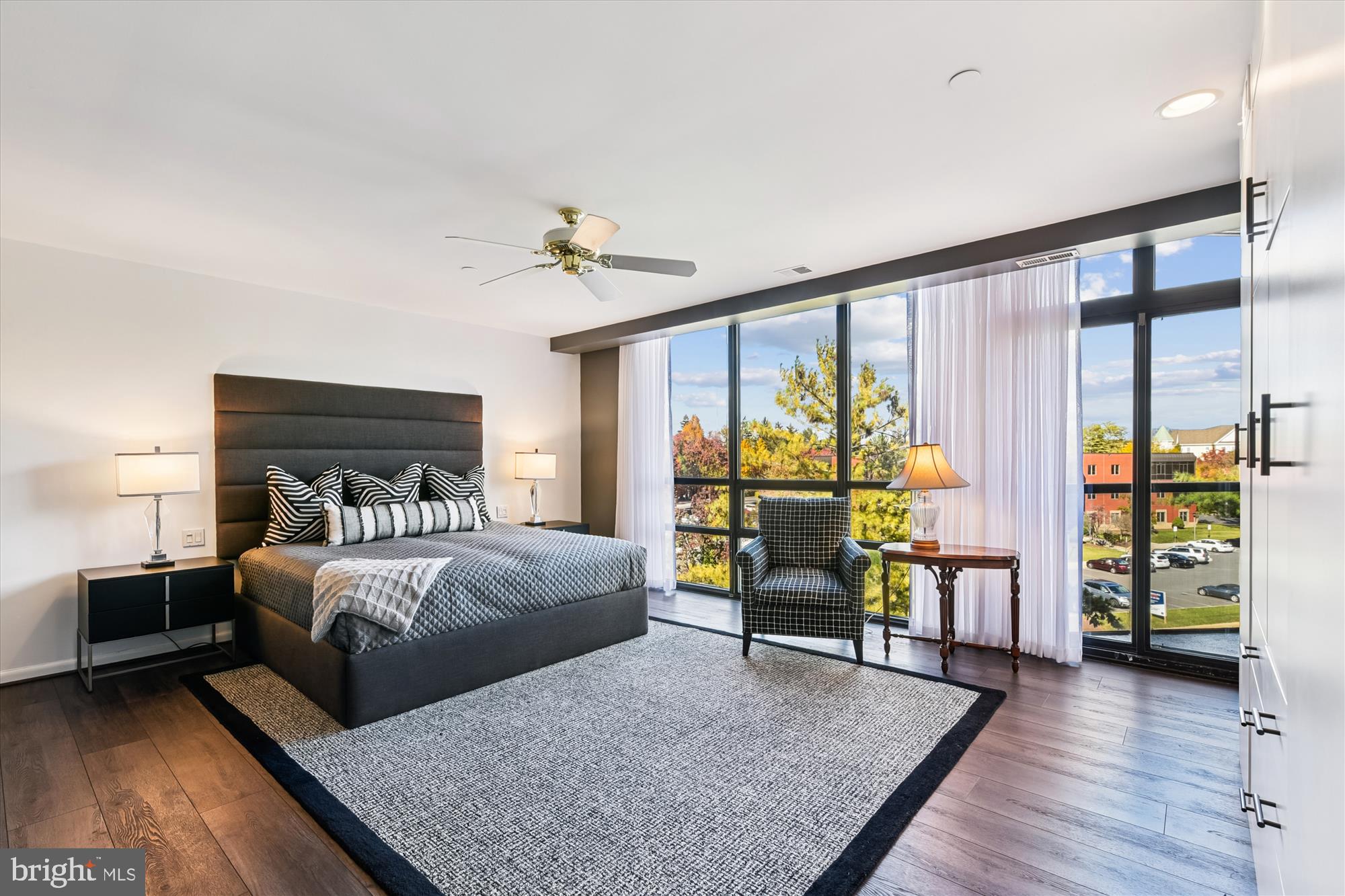 PAVILION IN THE PARK - Residential