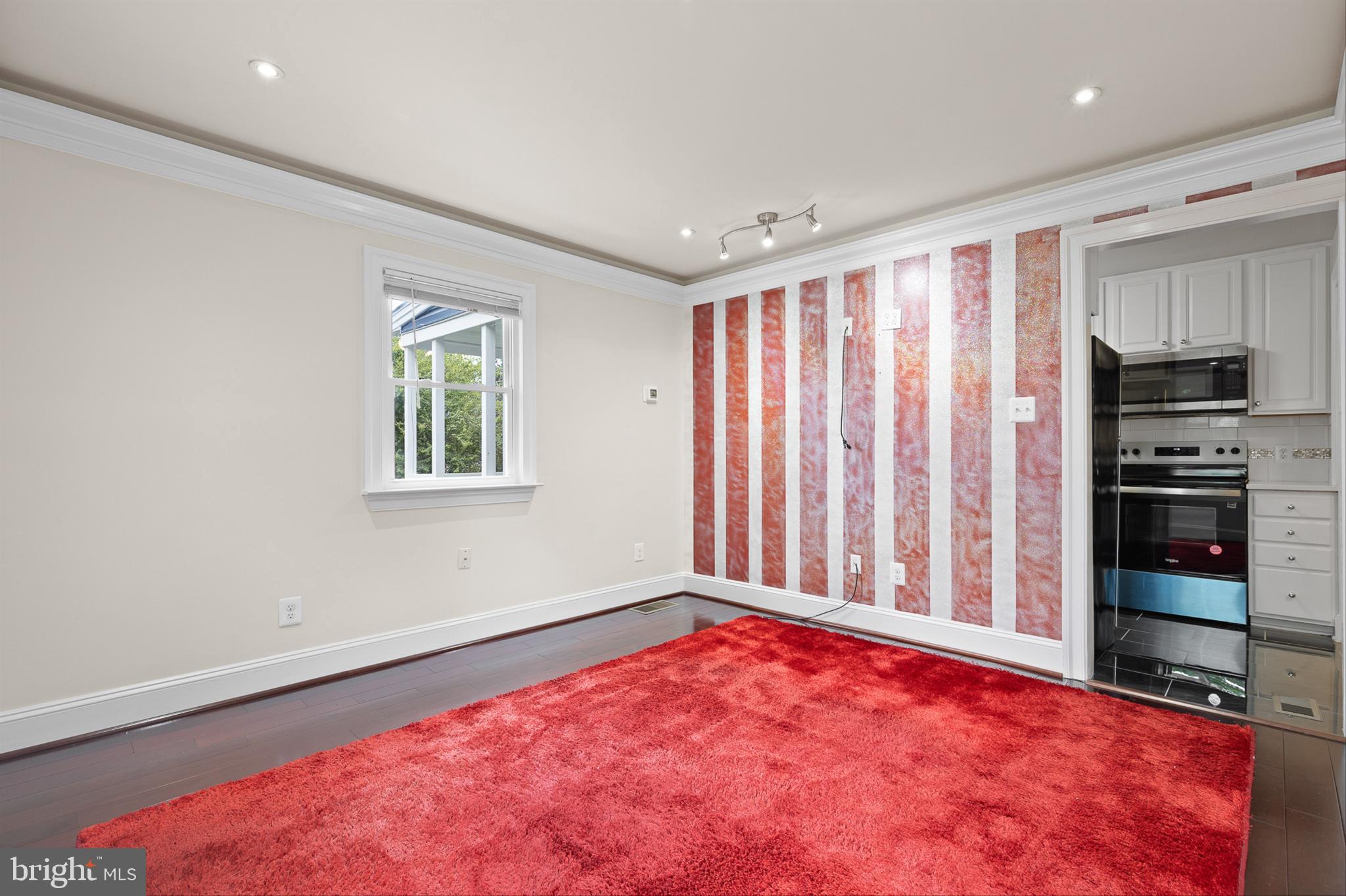 WOODLAWN - Residential