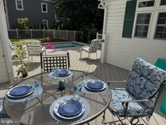 Bethany Beach, Delaware 19930, United States, 4 Bedrooms Bedrooms, ,2 BathroomsBathrooms,Residential,Pending,210431