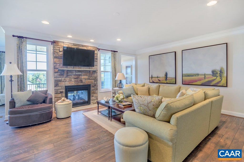 SPRING CREEK - Residential