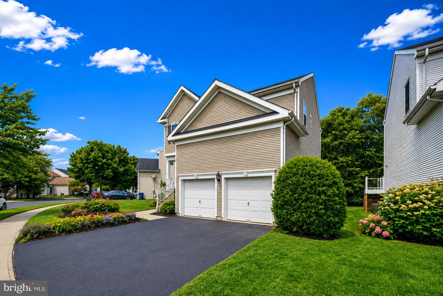 64 FOUNTAYNE LANE