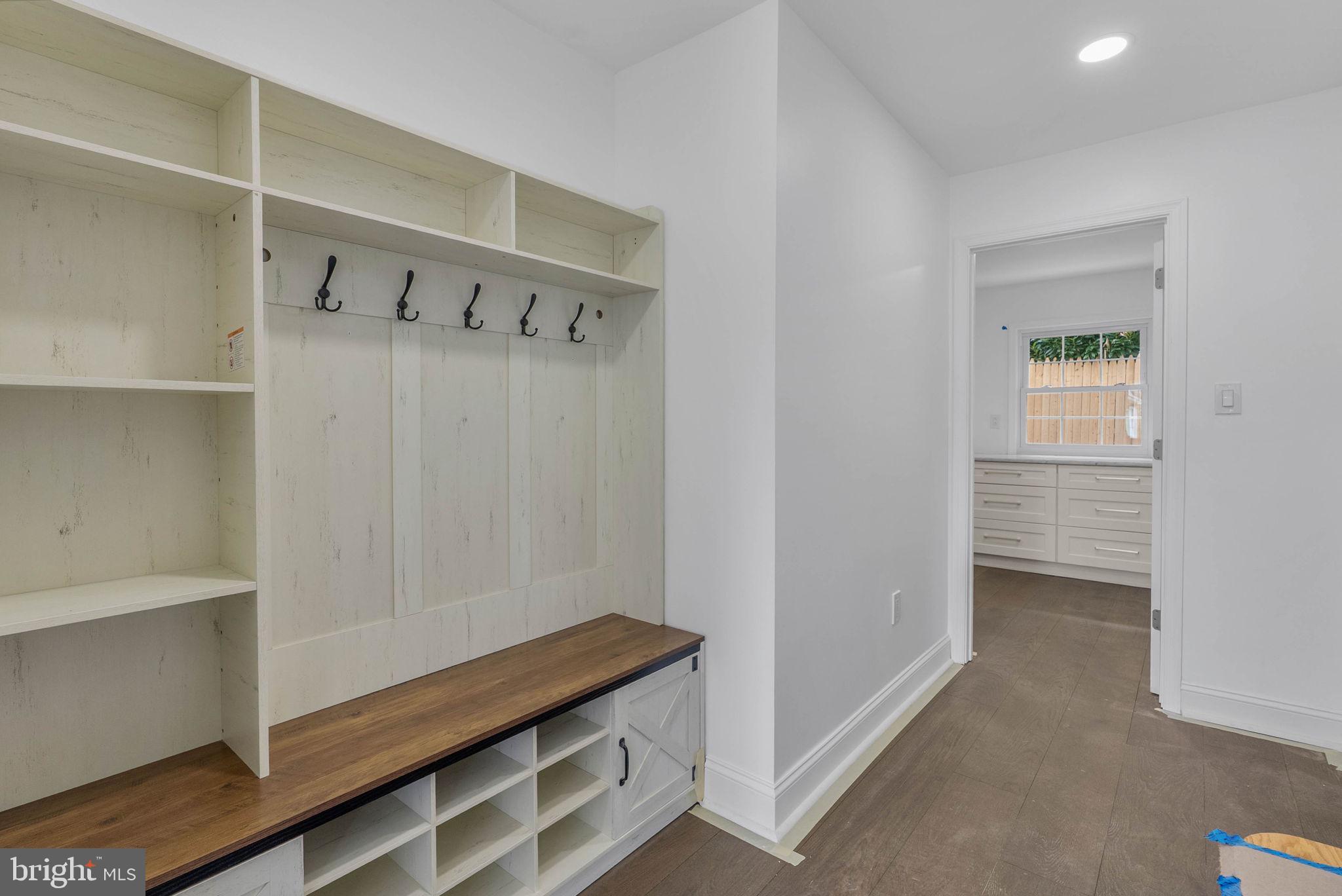 COLLEGE PARK - Residential