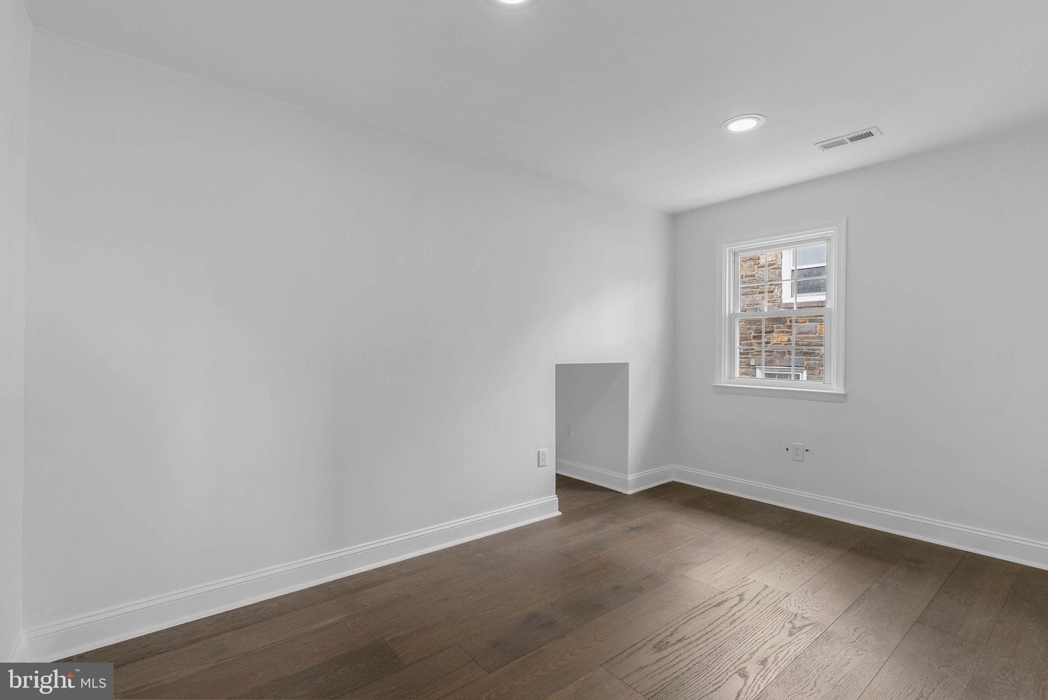 COLLEGE PARK - Residential