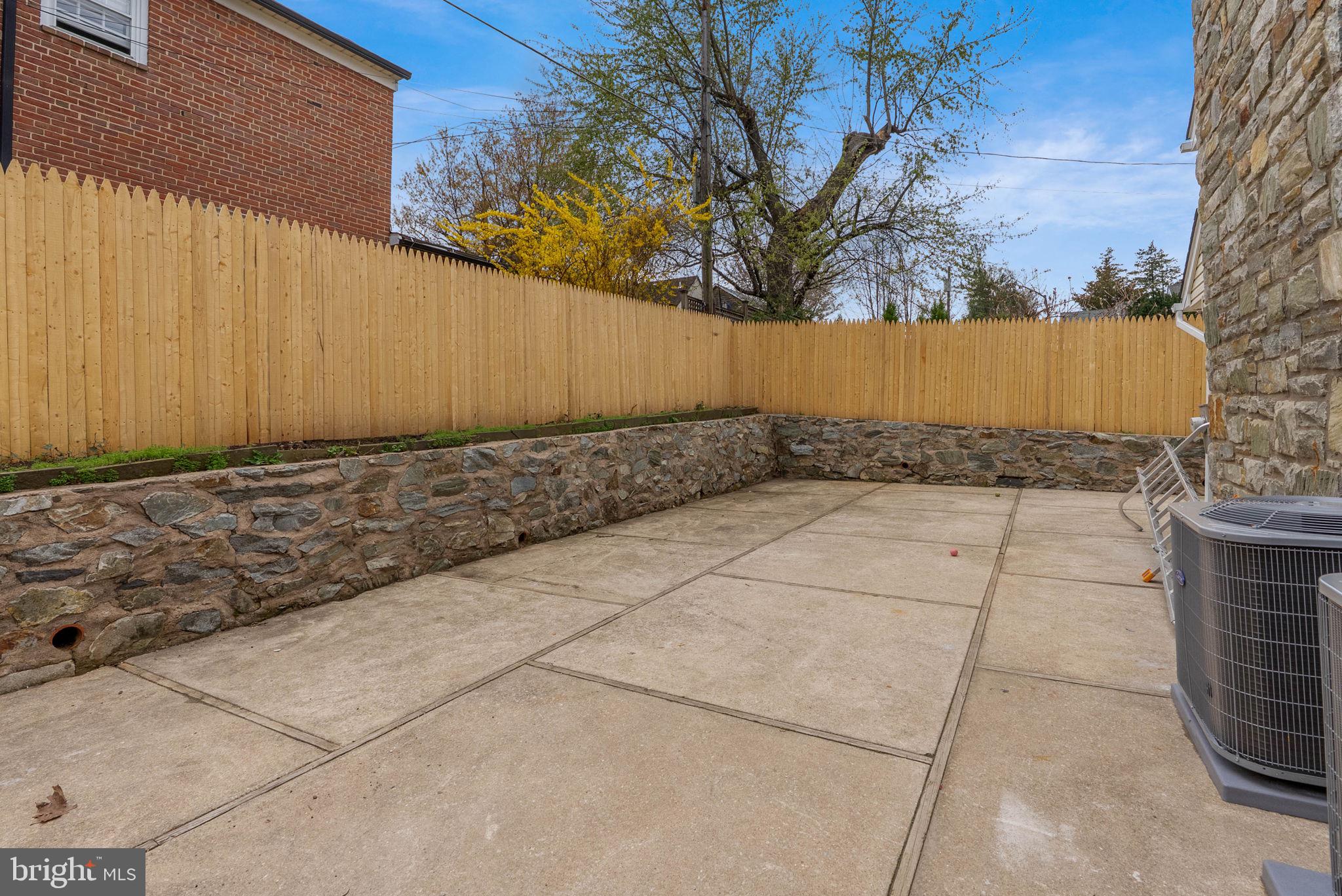 COLLEGE PARK - Residential