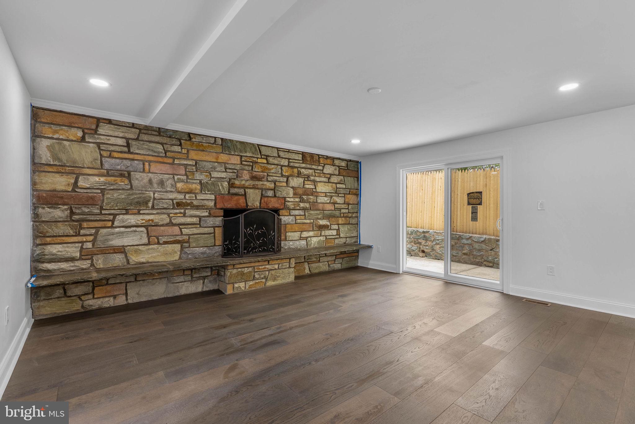 COLLEGE PARK - Residential