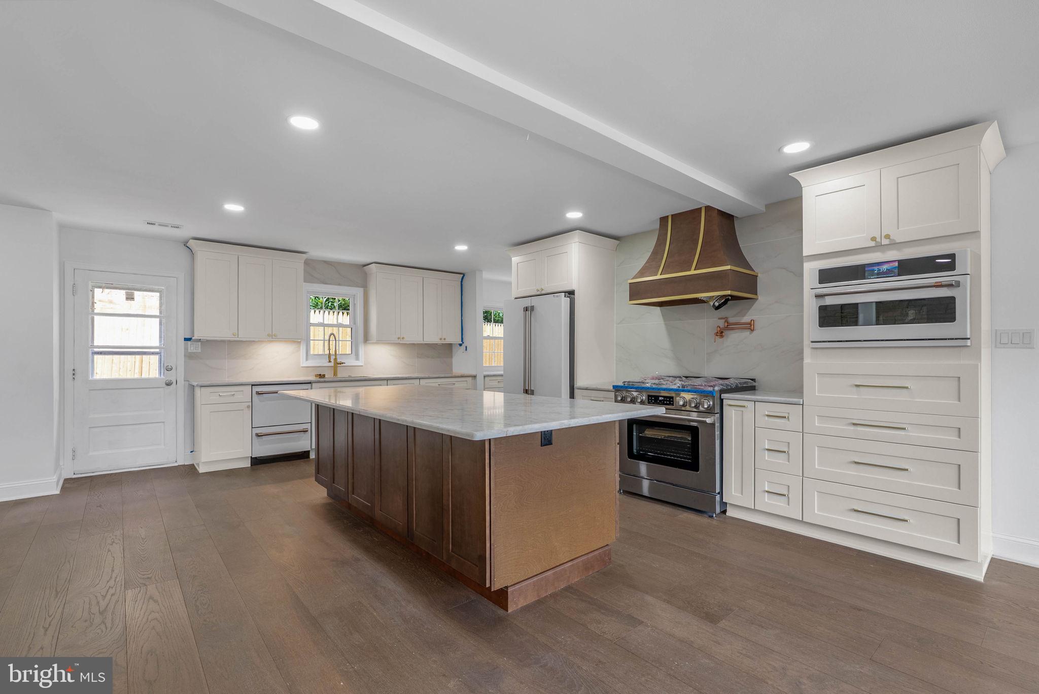 COLLEGE PARK - Residential